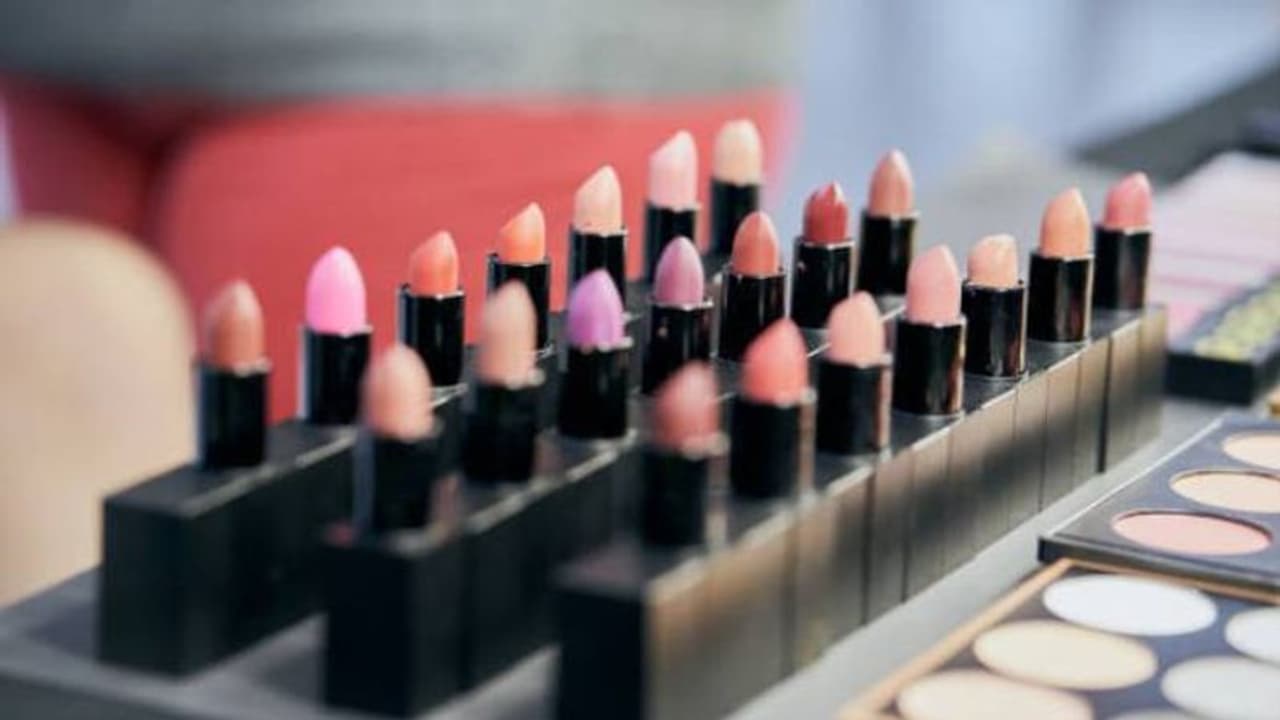 30 രൂപയുടെ ലിപ്സ്റ്റിക് വാങ്ങി ഭർത്താവ്, വില കൂടുതലെന്ന് ഭാര്യ, വഴക്ക്, കയ്യാങ്കളി, വിവാഹമോചനം? 30 രൂപയുടെ ലിപ്സ്റ്റിക് വാങ്ങി ഭർത്താവ്, വില കൂടുതലെന്ന് ഭാര്യ, വഴക്ക്, കയ്യാങ്കളി, വിവാഹമോചനം?