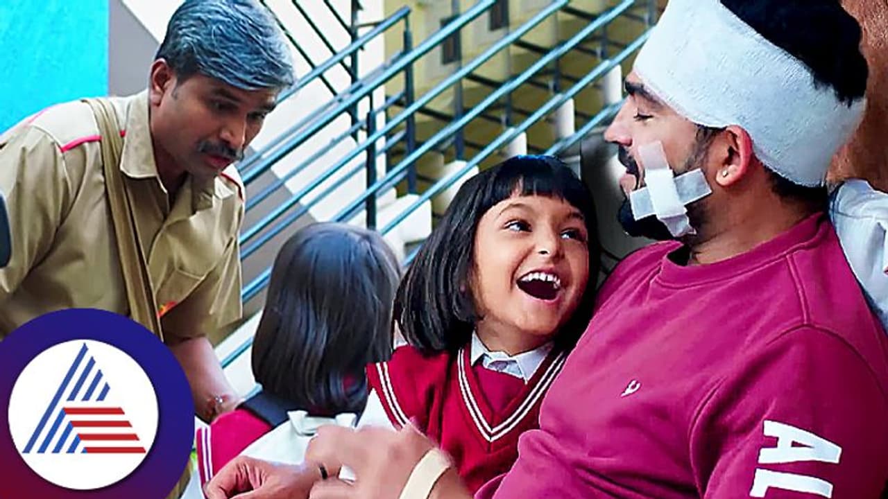 ಅಂಚೆ ಅಣ್ಣನ ಜೊತೆ ಸಿಹಿ ಮಾತುಕತೆ ಸಕ್ಸಸ್: ಪುಟಾಣಿ ನೋಡ್ತಿದ್ದಂತೆಯೇ ರಾಮ್ಗೆ ಬಂತು ಜೀವ... ಅಂಚೆ ಅಣ್ಣನ ಜೊತೆ ಸಿಹಿ ಮಾತುಕತೆ ಸಕ್ಸಸ್: ಪುಟಾಣಿ ನೋಡ್ತಿದ್ದಂತೆಯೇ ರಾಮ್ಗೆ ಬಂತು ಜೀವ...