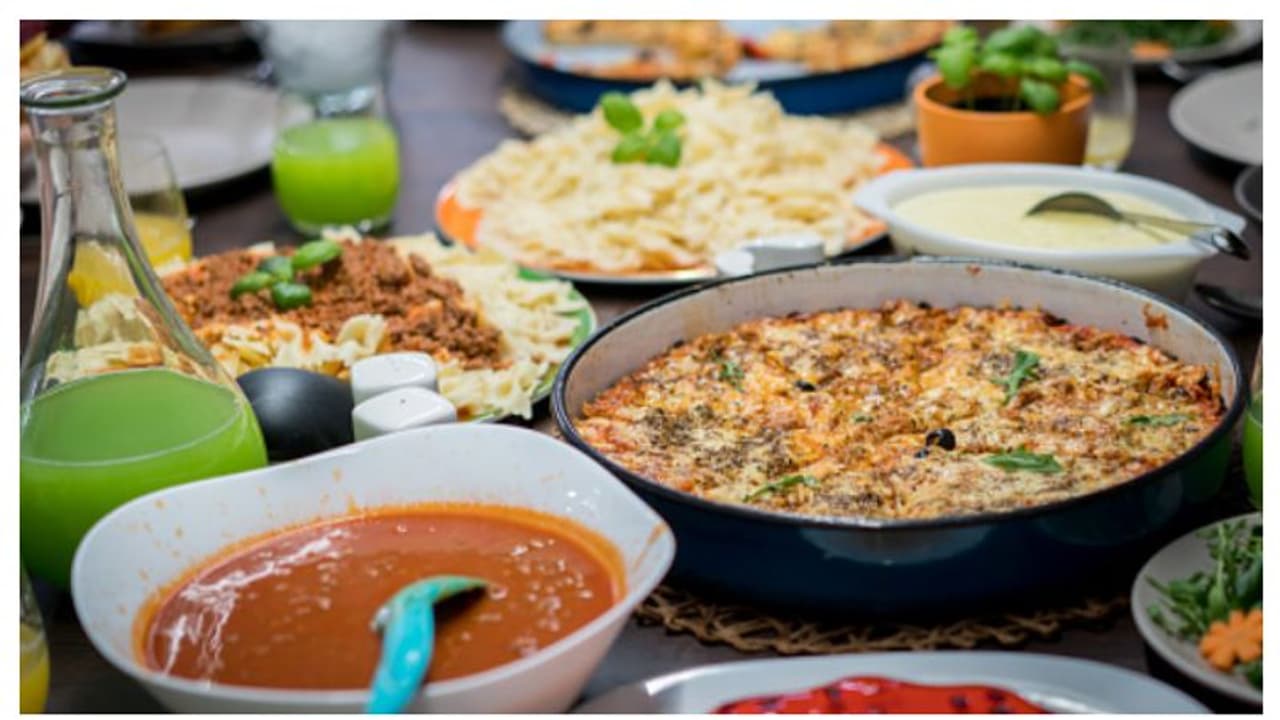 ജിഎസ്‍ടി ഓക്കെ, ഇതെന്താ ഈ അധിക സേവന നികുതി; ഹോട്ടലിന്‍റെ അതിബുദ്ധിക്ക് 'എട്ടിന്‍റെ പണി'; കനത്ത പിഴ ചുമത്തി 