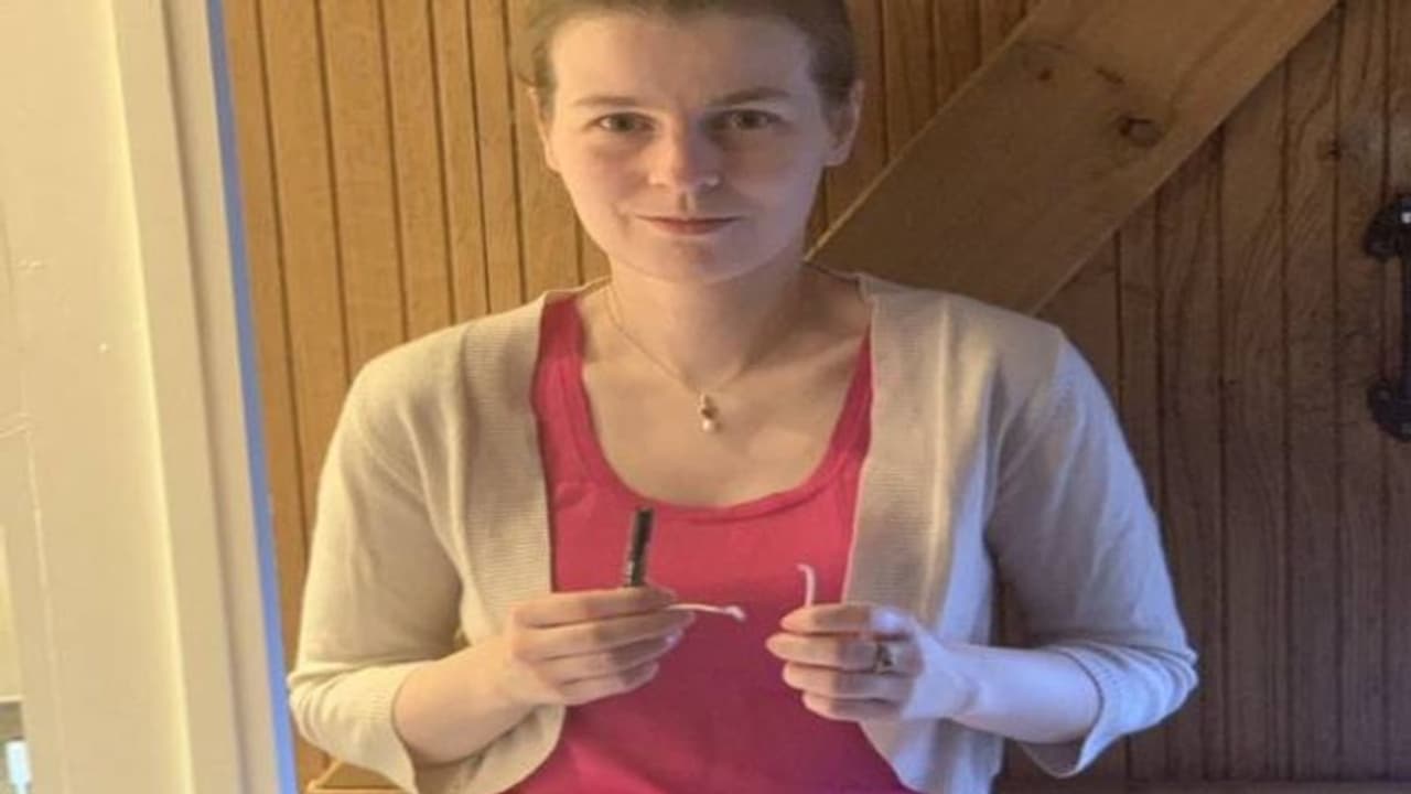 ഏഴ് മണിക്കൂർ ബാത്ത്റൂമിൽ കുടുങ്ങി, പുറത്തിറങ്ങിയത് ഐലൈനറും ഇയർ ബഡ്ഡ്സും ഉപയോഗിച്ച്..! ഏഴ് മണിക്കൂർ ബാത്ത്റൂമിൽ കുടുങ്ങി, പുറത്തിറങ്ങിയത് ഐലൈനറും ഇയർ ബഡ്ഡ്സും ഉപയോഗിച്ച്..!