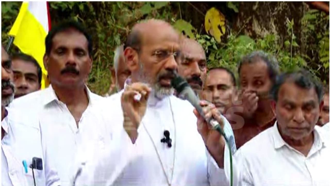 'വന്യമൃഗ ശല്യം തുടർന്നാൽ വെടി വച്ച് കൊല്ലും'; സർക്കാരിന് മുന്നറിയിപ്പുമായി താമരശ്ശേരി ബിഷപ്പ്