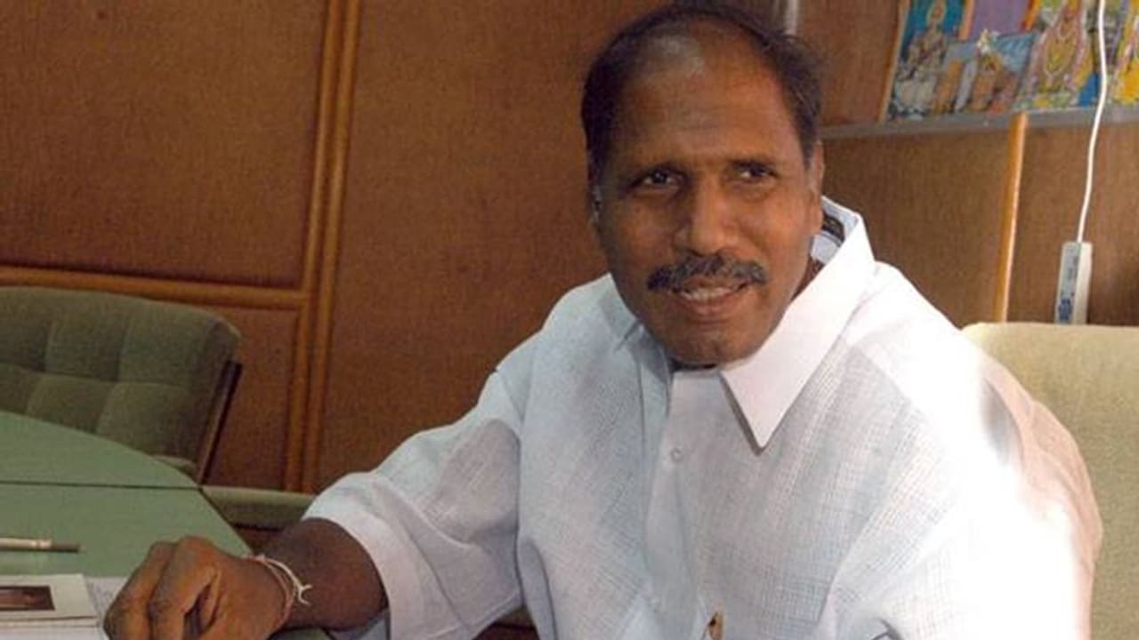 புதுச்சேரி சிறுமி கொலை வழக்கில் அலட்சியம்.. காவலர்களை கூண்டோடு தூக்கி அடிக்க முதல்வர் உத்தரவு..! புதுச்சேரி சிறுமி கொலை வழக்கில் அலட்சியம்.. காவலர்களை கூண்டோடு தூக்கி அடிக்க முதல்வர் உத்தரவு..!