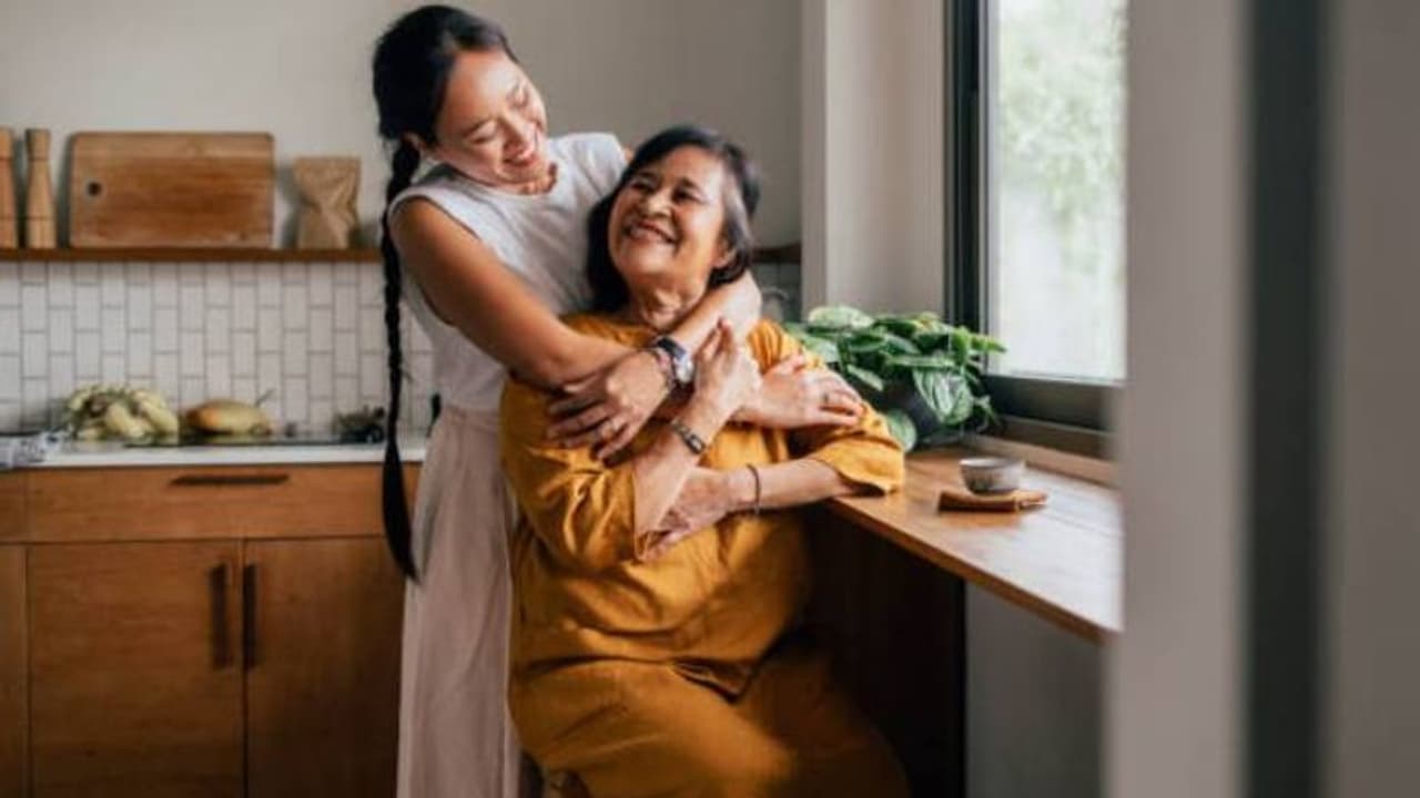 ഫുൾടൈം വീട്ടിലിരുന്നാൽ അച്ഛനുമമ്മയും നൽകും 90,000 രൂപ, ജോലിയില്ലാത്ത യുവാക്കളുടെ പുതിയ ജീവിതം ഫുൾടൈം വീട്ടിലിരുന്നാൽ അച്ഛനുമമ്മയും നൽകും 90,000 രൂപ, ജോലിയില്ലാത്ത യുവാക്കളുടെ പുതിയ ജീവിതം