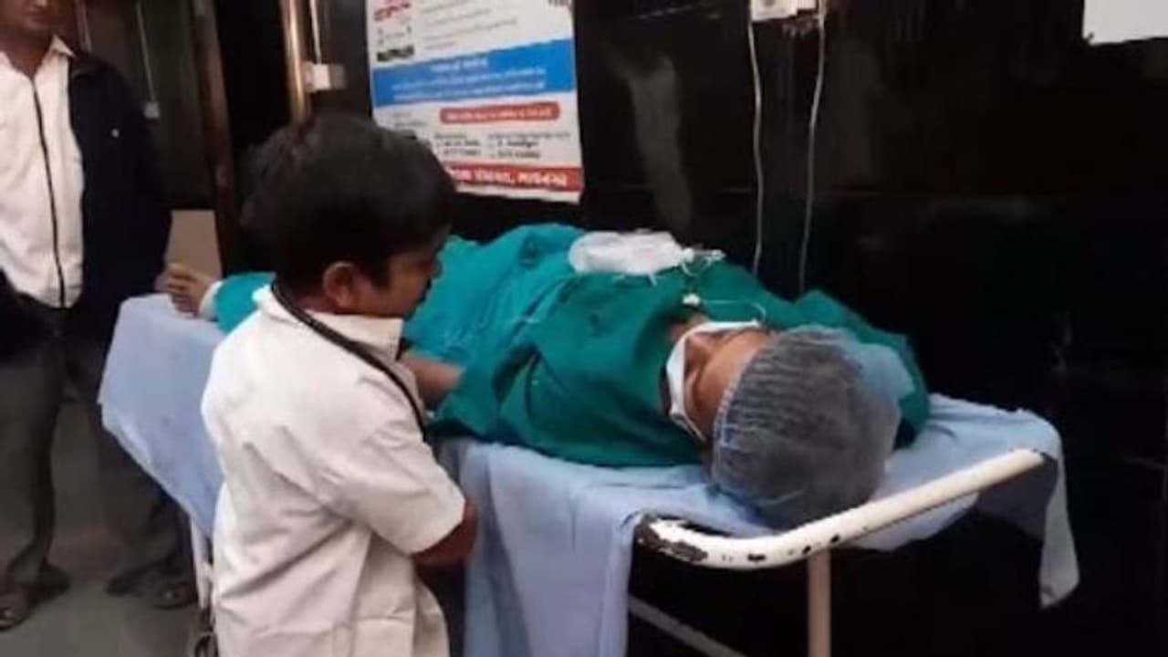 മൂന്നടി മാത്രമുള്ളവനൊന്നും ഡോക്ടറാവണ്ടെന്ന് അന്ന് പറഞ്ഞു, ഡോക്ടറായി കാണിച്ചുകൊടുത്ത് ​ഗണേഷ്