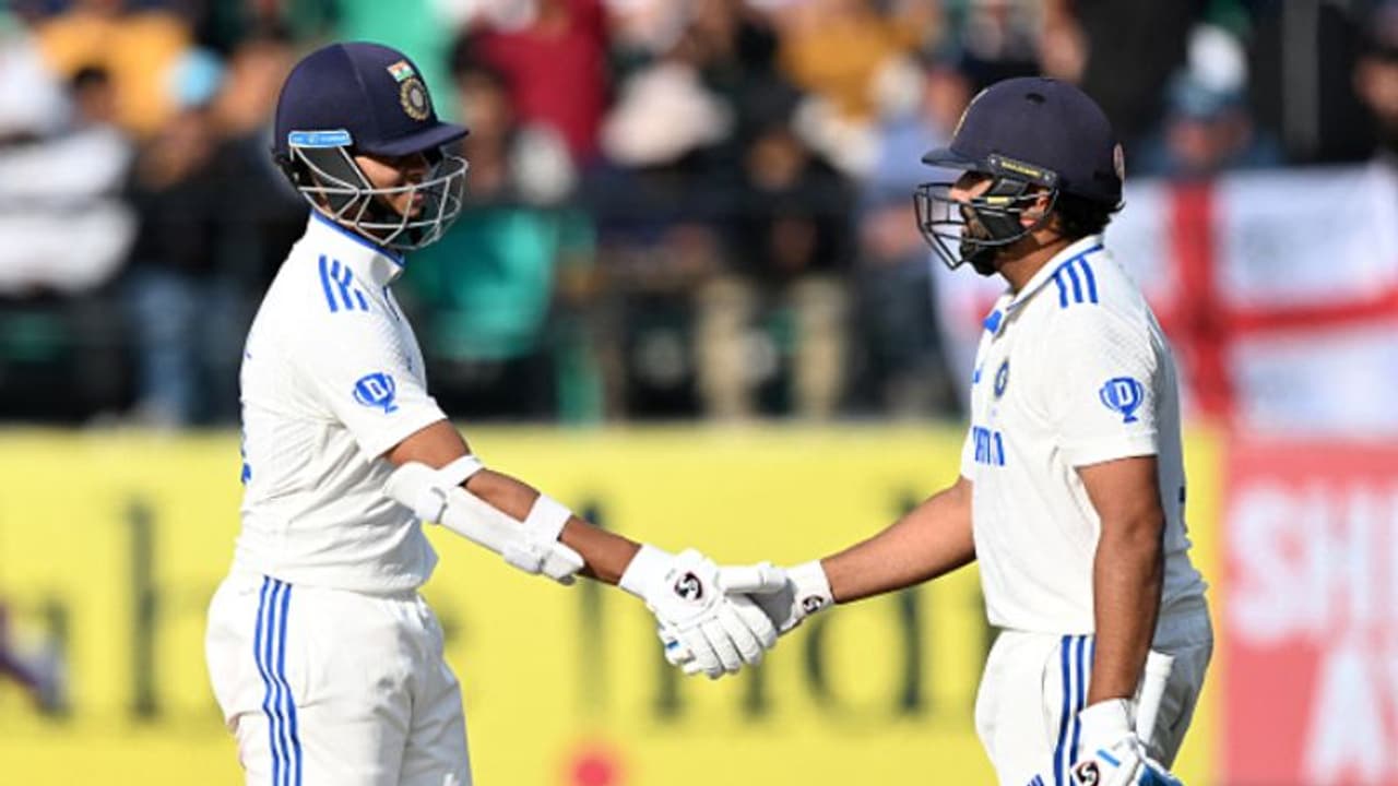 രോഹിത്തിനെയും ജയ്സ്വാളിനെയും ബൗളര്മാരെയും 'ഇറക്ക്' കളിപ്പിക്ക്, അല്ലാതെ ഇംഗ്ലണ്ട് ജയിക്കില്ല; രൂക്ഷ പരിഹാസം രോഹിത്തിനെയും ജയ്സ്വാളിനെയും ബൗളര്മാരെയും 'ഇറക്ക്' കളിപ്പിക്ക്, അല്ലാതെ ഇംഗ്ലണ്ട് ജയിക്കില്ല; രൂക്ഷ പരിഹാസം