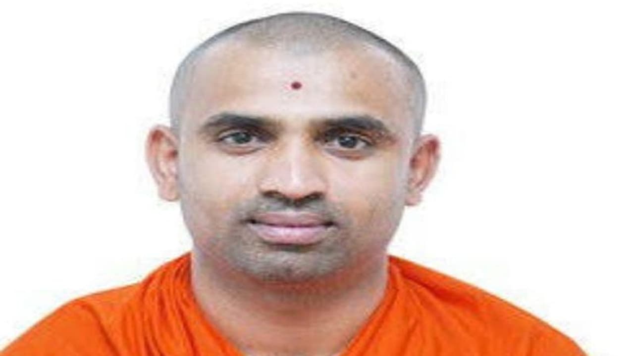 ತುಮಕೂರು: ಅಪ್ರಾಪ್ತ ಬಾಲಕಿಗೆ ಲೈಂಗಿಕ ಕಿರುಕುಳ, ಬಾಲಮಂಜುನಾಥ್ ಸ್ವಾಮೀಜಿ ಅರೆಸ್ಟ್‌