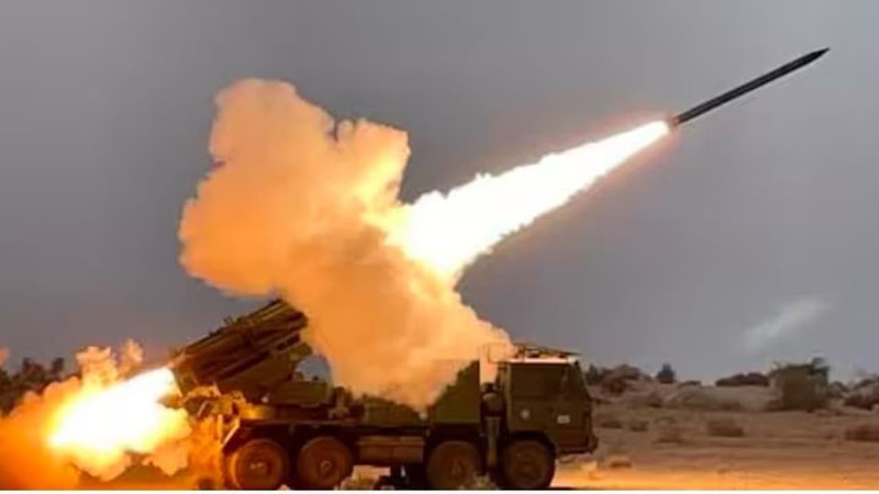 ಚೀನಾ ಮೇಲೆ ಹದ್ದಿನ ಕಣ್ಣು: ಗಡಿಯಲ್ಲಿ2 ಪಿನಾಕ ರೆಜಿಮೆಂಟ್ ನಿಯೋಜನೆಗೆ ಮುಂದಾದ ಸೇನೆ ಚೀನಾ ಮೇಲೆ ಹದ್ದಿನ ಕಣ್ಣು: ಗಡಿಯಲ್ಲಿ2 ಪಿನಾಕ ರೆಜಿಮೆಂಟ್ ನಿಯೋಜನೆಗೆ ಮುಂದಾದ ಸೇನೆ