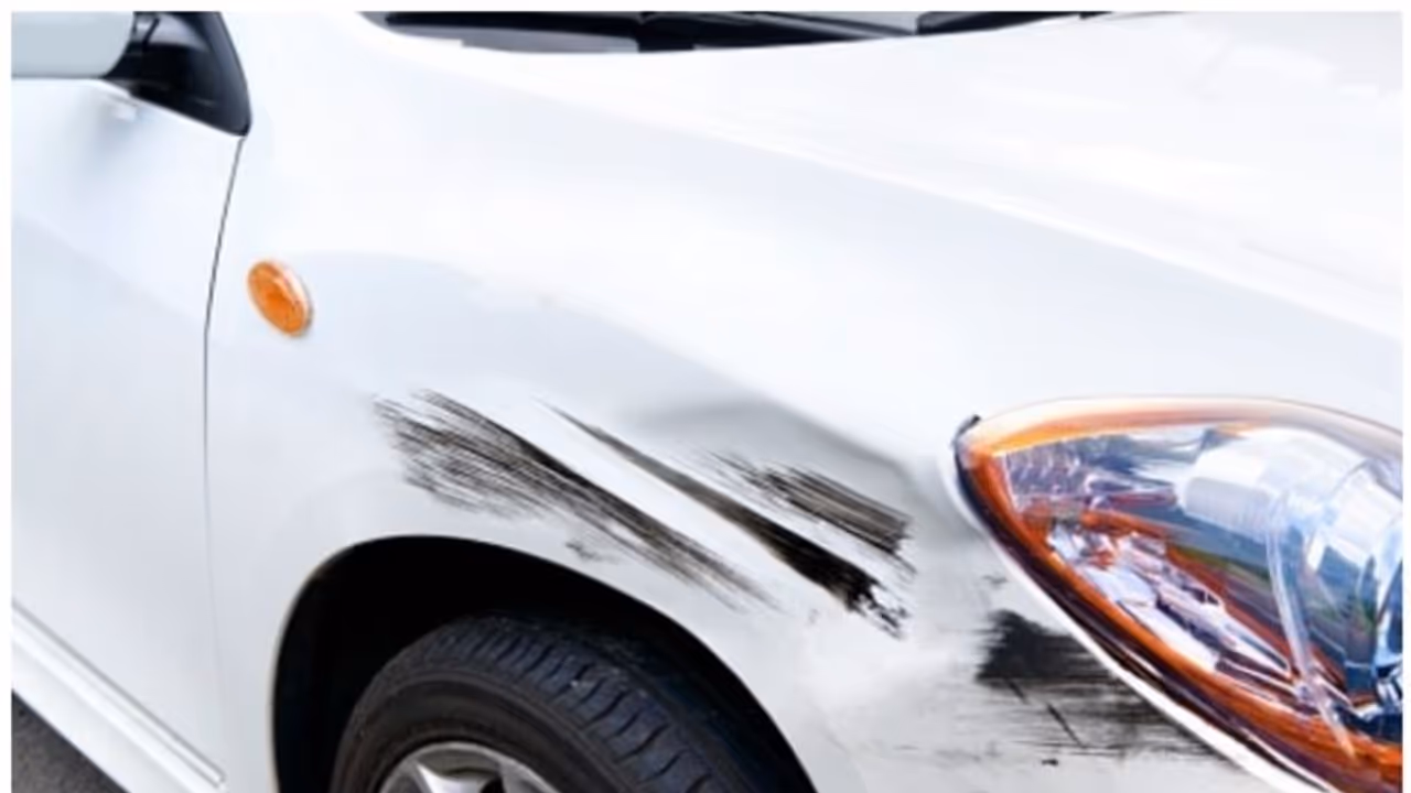 നയാപ്പൈസ ചിലവില്ല, കാറിലെ വലിയ പോറലും മാറ്റും വീട്ടിലുള്ള ചില സൂത്രപ്പണികൾ! നയാപ്പൈസ ചിലവില്ല, കാറിലെ വലിയ പോറലും മാറ്റും വീട്ടിലുള്ള ചില സൂത്രപ്പണികൾ!