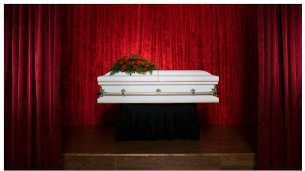 'മരണശേഷം ശരീരം പാരച്ചൂട്ടിൽ കയറ്റണം'; വിചിത്രമായ അന്ത്യാഭിലാഷങ്ങൾ വെളിപ്പെടുത്തിയ സർവ്വേ