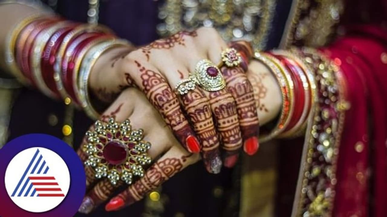 ಮದುವೆ ವಿಳಂಬಕ್ಕೆ ಕಾರಣ ಕೇಳಿಬಂದ ಯುವತಿ; ವಿಶೇಷ ಪೂಜೆ ಮಾಡಿಸುವ ನೆಪದಲ್ಲಿ ನಕಲಿ ಜ್ಯೋತಿಷಿಯಿಂದ ವಂಚನೆ! ಮದುವೆ ವಿಳಂಬಕ್ಕೆ ಕಾರಣ ಕೇಳಿಬಂದ ಯುವತಿ; ವಿಶೇಷ ಪೂಜೆ ಮಾಡಿಸುವ ನೆಪದಲ್ಲಿ ನಕಲಿ ಜ್ಯೋತಿಷಿಯಿಂದ ವಂಚನೆ!