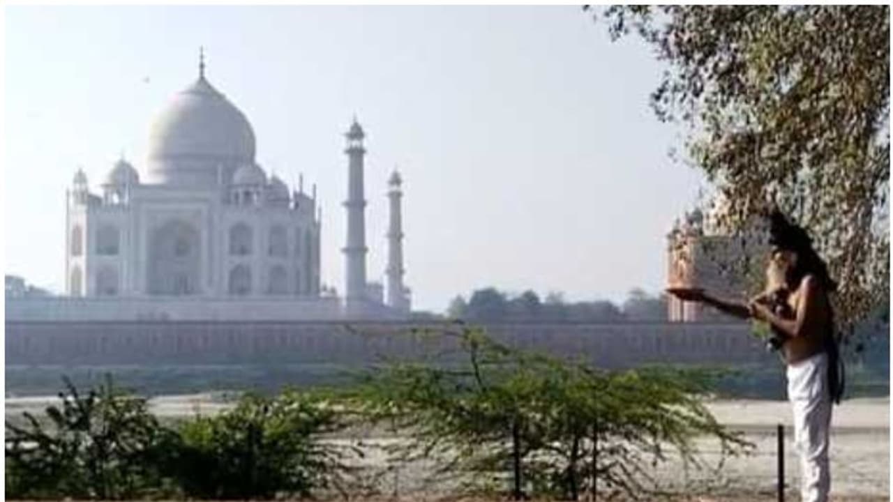 താജ്മഹലിന് സമീപം ജലാഭിഷേകം, ഹിന്ദു മഹാസഭയ്ക്കെതിരെ നടപടി; അറസ്റ്റ് താജ്മഹലിന് സമീപം ജലാഭിഷേകം, ഹിന്ദു മഹാസഭയ്ക്കെതിരെ നടപടി; അറസ്റ്റ്
