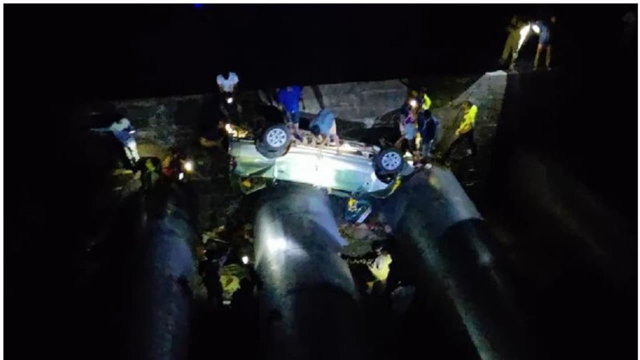 പലർക്കുമുള്ള ചിന്താഗതി, പക്ഷേ പതുങ്ങിയിരിക്കുന്നത് വലിയ അപകടം; മുന്നറിയിപ്പ്, നിർദേശം തള്ളല്ലേയെന്ന് എംവിഡി പലർക്കുമുള്ള ചിന്താഗതി, പക്ഷേ പതുങ്ങിയിരിക്കുന്നത് വലിയ അപകടം; മുന്നറിയിപ്പ്, നിർദേശം തള്ളല്ലേയെന്ന് എംവിഡി