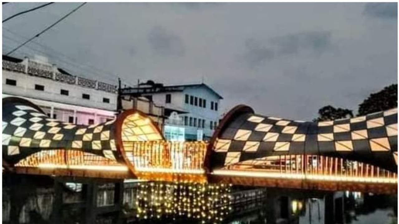 20 കോടി മുടക്കി കേരളം കൊതിക്കുന്ന പദ്ധതി തുടങ്ങുന്നു; പുരവഞ്ചിയുടെ ആകൃതി, കിടിലൻ ലൈറ്റ്; ഇരുമ്പുപാലം തുറന്നു 20 കോടി മുടക്കി കേരളം കൊതിക്കുന്ന പദ്ധതി തുടങ്ങുന്നു; പുരവഞ്ചിയുടെ ആകൃതി, കിടിലൻ ലൈറ്റ്; ഇരുമ്പുപാലം തുറന്നു