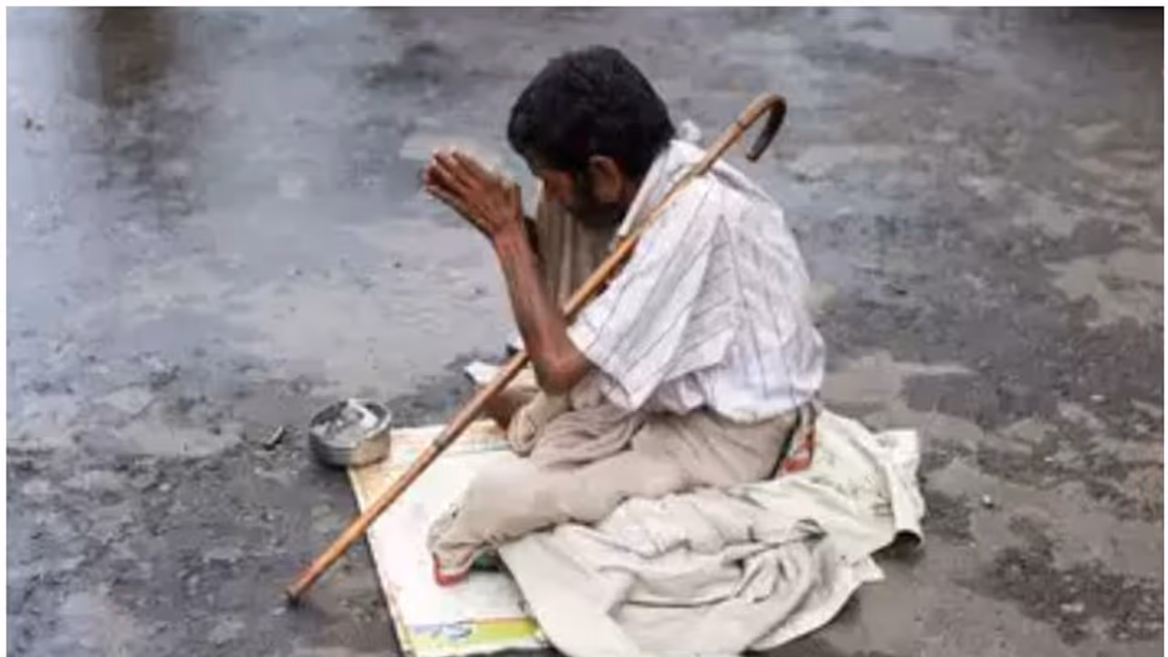 ലോകത്തിലെ ഏറ്റവും ധനികനായ യാചകൻ ഇന്ത്യക്കാരൻ; ടോപ്പ് ക്ലാസ് സ്ഥലങ്ങളിൽ മാത്രം ഭിക്ഷയെടുക്കും, കോടികളുടെ ആസ്തി ലോകത്തിലെ ഏറ്റവും ധനികനായ യാചകൻ ഇന്ത്യക്കാരൻ; ടോപ്പ് ക്ലാസ് സ്ഥലങ്ങളിൽ മാത്രം ഭിക്ഷയെടുക്കും, കോടികളുടെ ആസ്തി