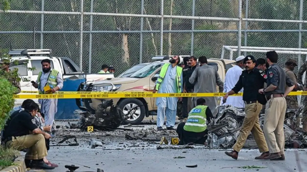 Pakistan: Suicide blast in Peshawar's Board Bazar claims two lives, injures one (WATCH)