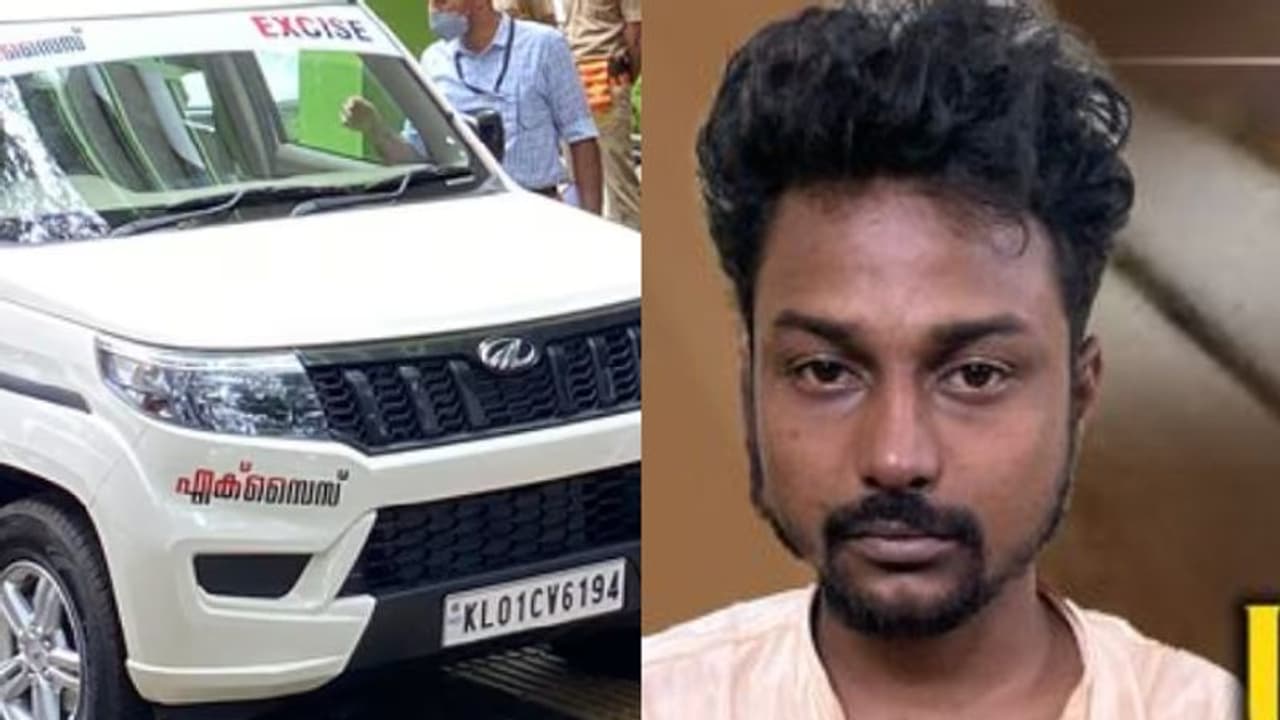 'യേ ക്യാഹേ ഭായ് ?', ഒരക്ഷരം മിണ്ടിയില്ല; മണക്കാട് അതിഥി തൊഴിലാളിയുടെ കയ്യിൽ 2 കിലോ കഞ്ചാവും ബ്രൗൺ ഷുഗറും! 'യേ ക്യാഹേ ഭായ് ?', ഒരക്ഷരം മിണ്ടിയില്ല; മണക്കാട് അതിഥി തൊഴിലാളിയുടെ കയ്യിൽ 2 കിലോ കഞ്ചാവും ബ്രൗൺ ഷുഗറും!