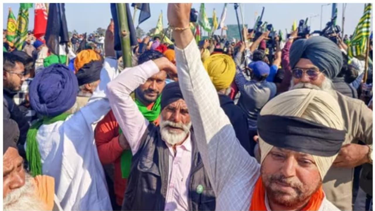 പ്രക്ഷോഭം കടുപ്പിക്കാൻ കർഷക സംഘടനകൾ; പഞ്ചാബില് 16 ബിജെപി സ്ഥാനാര്ത്ഥികളുടെ വീടുകൾ ഇന്ന് വളയും പ്രക്ഷോഭം കടുപ്പിക്കാൻ കർഷക സംഘടനകൾ; പഞ്ചാബില് 16 ബിജെപി സ്ഥാനാര്ത്ഥികളുടെ വീടുകൾ ഇന്ന് വളയും