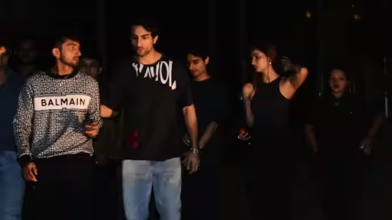 Palak Tiwari को प्रोटेक्ट करते दिखे Ibrahim Ali Khan,रिलेशन किया कंफर्म ? 