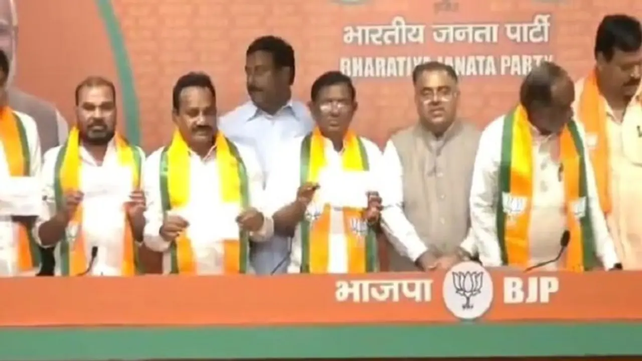 బీఆర్ఎస్ కు బిగ్ షాక్.. బీజేపీలో చేరిన ఇద్దరు మాజీ ఎంపీలు, మాజీ ఎమ్మెల్యేలు