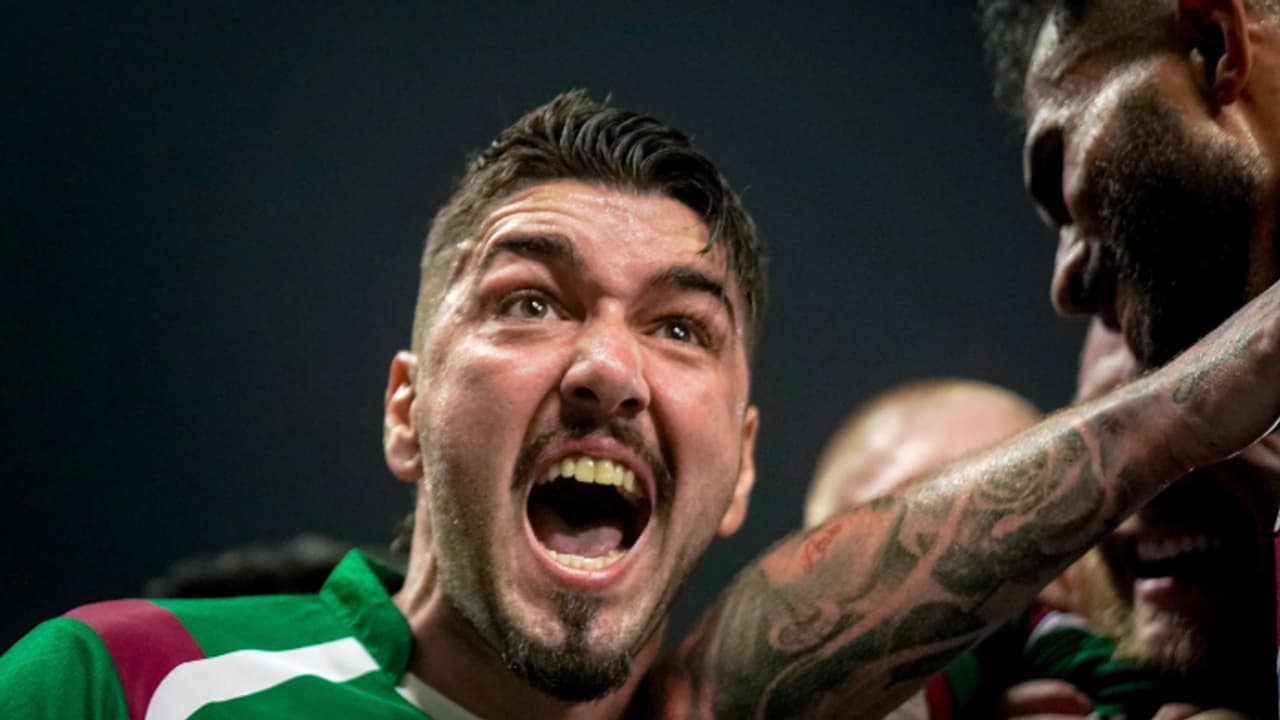 ISL 2023 24: Mohun Bagan SG claims top spot with convincing win over East Bengal FC ISL 2023 24: Mohun Bagan SG claims top spot with convincing win over East Bengal FC