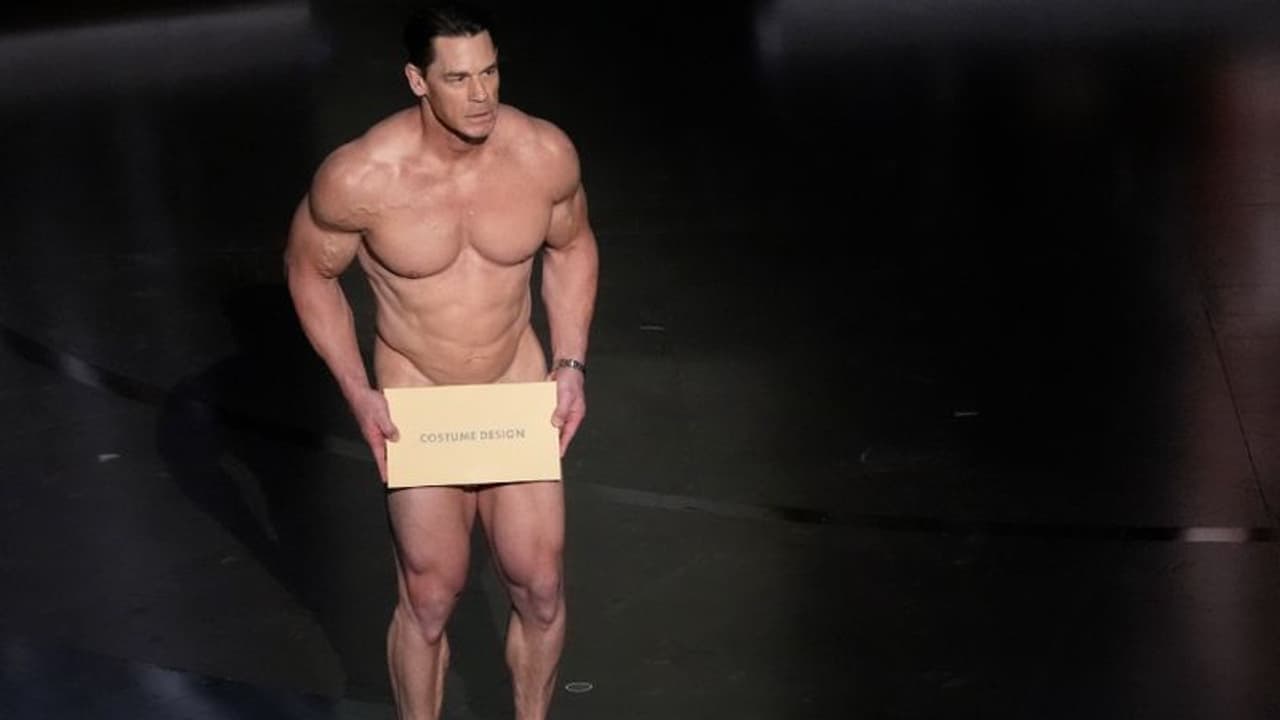 ഓസ്കാര് അവാര്ഡ് വേദിയില് പൂര്ണ്ണ നഗ്നനായി എത്തി ജോണ് സീന;സംഭവം ഇതായിരുന്നു, വീഡിയോ വൈറല് ഓസ്കാര് അവാര്ഡ് വേദിയില് പൂര്ണ്ണ നഗ്നനായി എത്തി ജോണ് സീന;സംഭവം ഇതായിരുന്നു, വീഡിയോ വൈറല്