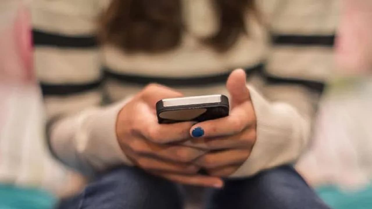 Children spend more time with screens than their family: CBSE Secretary Children spend more time with screens than their family: CBSE Secretary