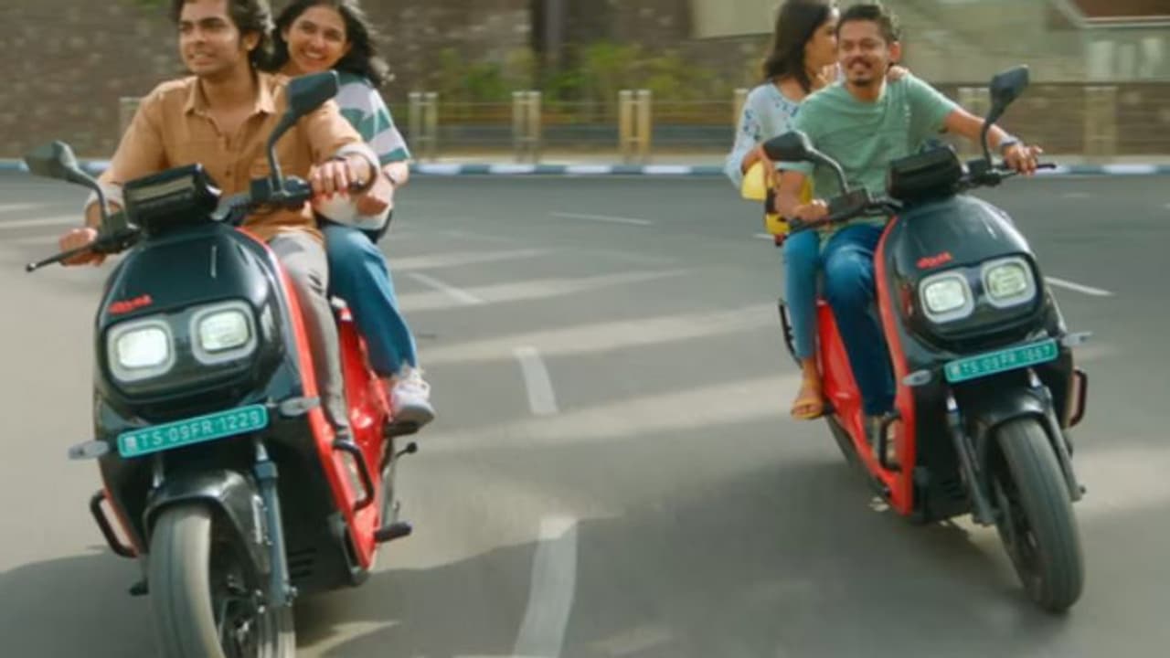 മലയാളത്തിന്റെ പുതിയ എൻട്രി, ആഗോള കളക്ഷനില്‍ ഞെട്ടിച്ച് പ്രേമലു, നസ്‍ലെനും മമിതയും ഇനി വമ്പൻമാര്‍ക്കൊപ്പം