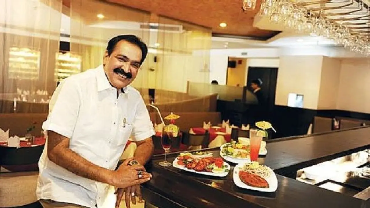 ಹೋಟೆಲ್ ನಲ್ಲಿ ಪಾತ್ರೆ ತೊಳೆದು ತಿಂಗಳಿಗೆ 18ರೂ. ಸಂಪಾದಿಸುತ್ತಿದ್ದ ಕನ್ನಡಿಗ, ಈಗ 300 ಕೋಟಿಯ ಸಂಸ್ಥೆ ಮಾಲೀಕ! ಹೋಟೆಲ್ ನಲ್ಲಿ ಪಾತ್ರೆ ತೊಳೆದು ತಿಂಗಳಿಗೆ 18ರೂ. ಸಂಪಾದಿಸುತ್ತಿದ್ದ ಕನ್ನಡಿಗ, ಈಗ 300 ಕೋಟಿಯ ಸಂಸ್ಥೆ ಮಾಲೀಕ!