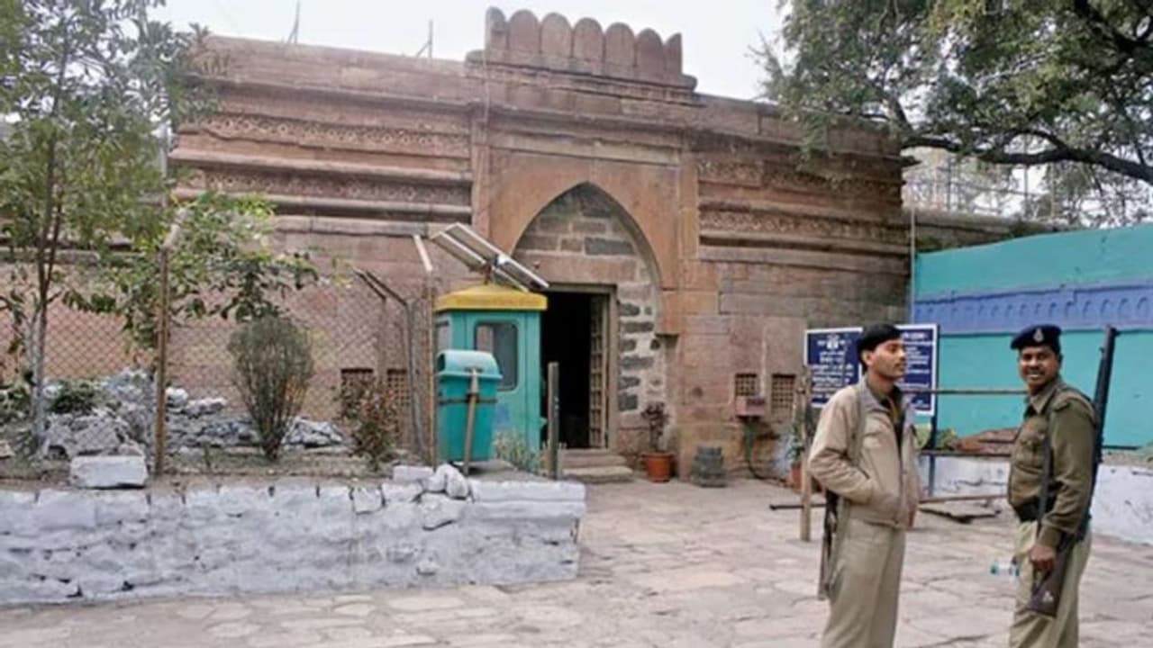 ಭೋಜಶಾಲಾ ದೇವಾಲಯ ಸಂಕೀರ್ಣದ ಎಎಸ್‌ಐ ಸರ್ವೆಗೆ ಆದೇಶ ನೀಡಿದ ಹೈಕೋರ್ಟ್‌!