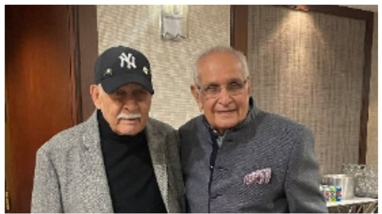 90 ാം പിറന്നാളിന് മുത്തച്ഛൻ ബാലകാല്യ സുഹൃത്തിനെ വീണ്ടും കണ്ടുമുട്ടുമെന്ന് കൊച്ചുമകൾ; ആശംസിച്ച് സോഷ്യൽ മീഡിയ 90 ാം പിറന്നാളിന് മുത്തച്ഛൻ ബാലകാല്യ സുഹൃത്തിനെ വീണ്ടും കണ്ടുമുട്ടുമെന്ന് കൊച്ചുമകൾ; ആശംസിച്ച് സോഷ്യൽ മീഡിയ