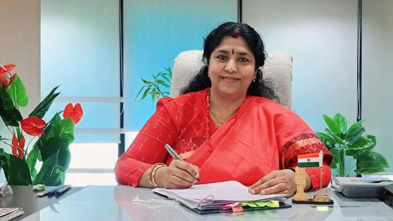 நெருங்கும் மக்களவை தேர்தல்.. தமிழகத்திற்கு புதிய மாநில தேர்தல் ஆணையர் நியமனம் யார் இந்த ஜோதி நிர்மலாசாமி? நெருங்கும் மக்களவை தேர்தல்.. தமிழகத்திற்கு புதிய மாநில தேர்தல் ஆணையர் நியமனம் யார் இந்த ஜோதி நிர்மலாசாமி?