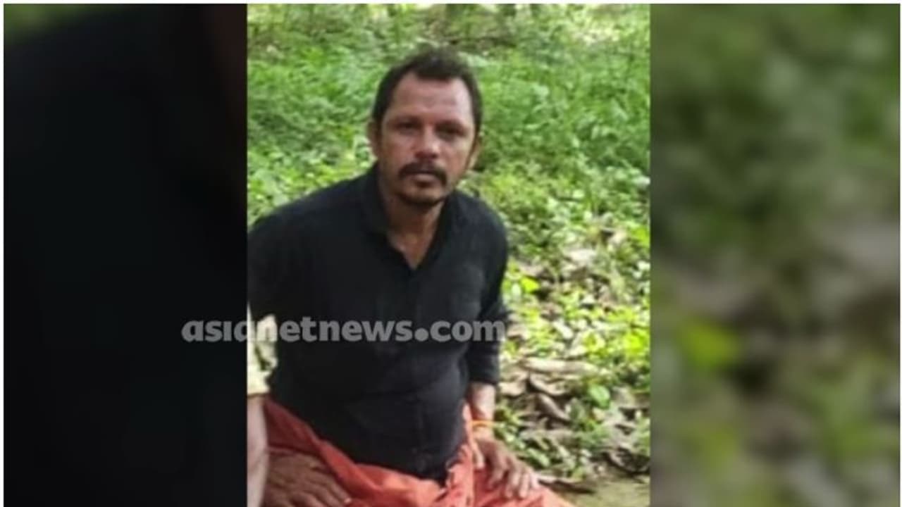 പാലക്കാട്ട് ഭർത്താവ് ഭാര്യയെ കൊടുവാൾ കൊണ്ട് വെട്ടി, പിന്നാലെ വിഷം കഴിച്ച് ജീവനൊടുക്കി പാലക്കാട്ട് ഭർത്താവ് ഭാര്യയെ കൊടുവാൾ കൊണ്ട് വെട്ടി, പിന്നാലെ വിഷം കഴിച്ച് ജീവനൊടുക്കി