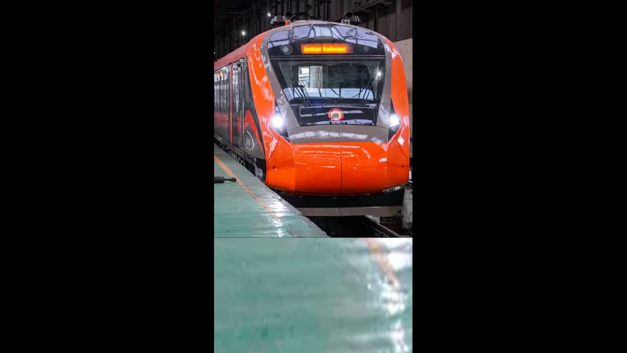 ದೇಶದ ಮೊದಲ ವಂದೇ ಭಾರತ್ ಮೆಟ್ರೋ ರೈಲು, ಸ್ಲೀಪರ್ ಆವೃತ್ತಿ ಪ್ರಾಯೋಗಿಕ ಸಂಚಾರ ಜುಲೈನಲ್ಲಿ ಆರಂಭ ದೇಶದ ಮೊದಲ ವಂದೇ ಭಾರತ್ ಮೆಟ್ರೋ ರೈಲು, ಸ್ಲೀಪರ್ ಆವೃತ್ತಿ ಪ್ರಾಯೋಗಿಕ ಸಂಚಾರ ಜುಲೈನಲ್ಲಿ ಆರಂಭ