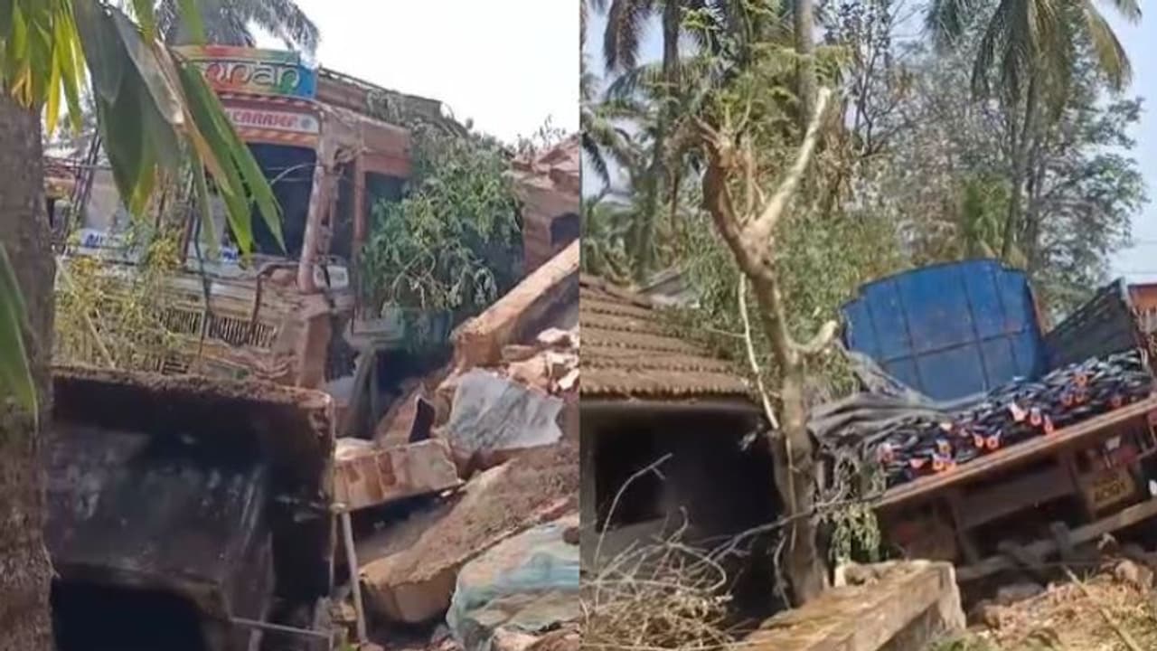  വീട് പൊളിയുന്ന ശബ്ദം, ഉറക്കത്തിൽ ഞെട്ടിയുണർന്ന് വീട്ടുകാർ; തച്ചമ്പാറയിൽ അടുക്കളയിലേക്ക് ഇടിച്ച് കയറി ലോറി!