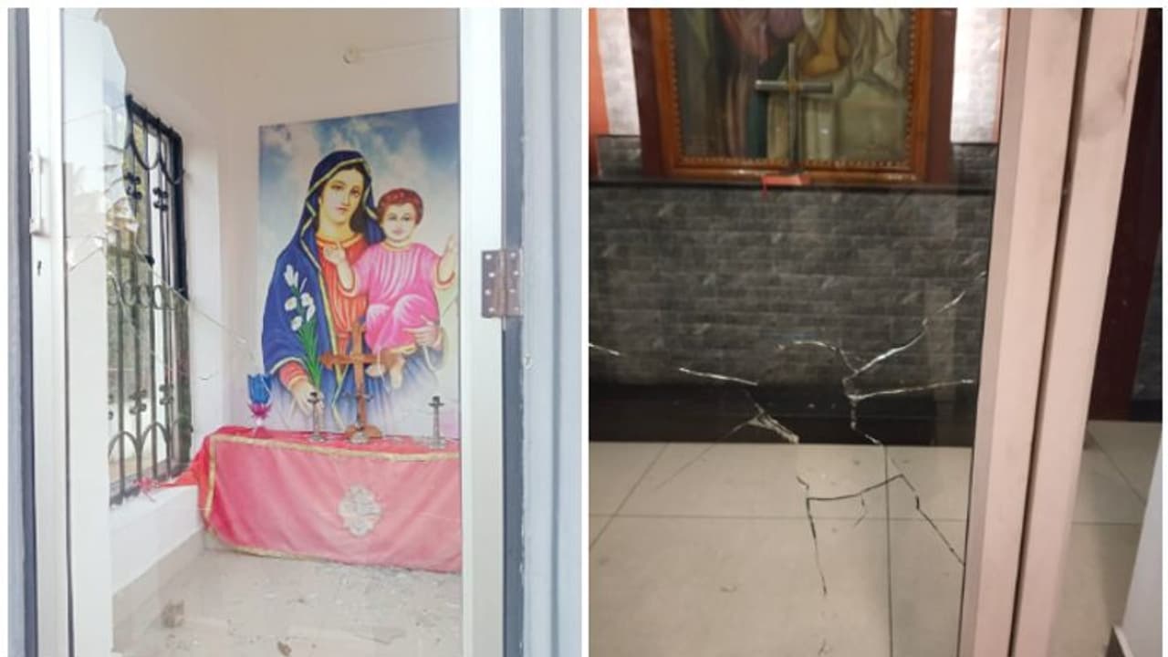 ഇടുക്കിയിൽ വിവിധയിടങ്ങളിലായി അഞ്ച് കുരിശു പള്ളികൾക്ക് നേരെ ആക്രമണം; രൂപക്കൂടുകൾ തകര്ത്തു, അന്വേഷണം ഇടുക്കിയിൽ വിവിധയിടങ്ങളിലായി അഞ്ച് കുരിശു പള്ളികൾക്ക് നേരെ ആക്രമണം; രൂപക്കൂടുകൾ തകര്ത്തു, അന്വേഷണം