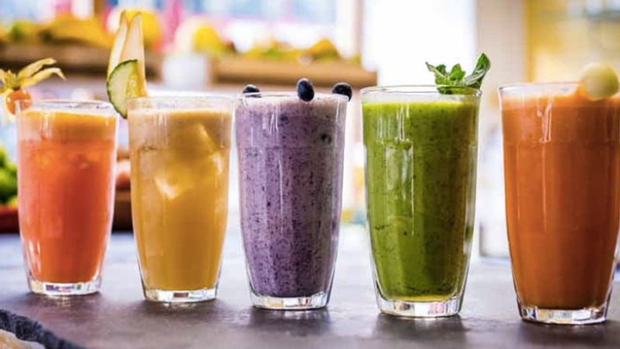 പൊള്ളുന്ന ചൂടില് ഐസിട്ട ജ്യൂസുകള് വാങ്ങി കുടിക്കുന്നവരാണോ? എങ്കില്, നിങ്ങളിത് ഉറപ്പായും അറിഞ്ഞിരിക്കണം... പൊള്ളുന്ന ചൂടില് ഐസിട്ട ജ്യൂസുകള് വാങ്ങി കുടിക്കുന്നവരാണോ? എങ്കില്, നിങ്ങളിത് ഉറപ്പായും അറിഞ്ഞിരിക്കണം...