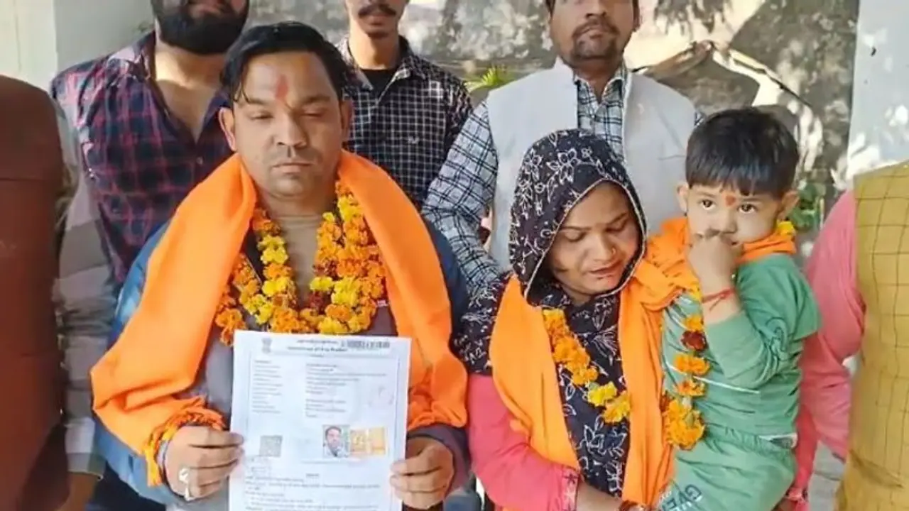 'My Hindu wife was being harassed': UP man on why he converted to Hinduism just before Ramzan (WATCH) 'My Hindu wife was being harassed': UP man on why he converted to Hinduism just before Ramzan (WATCH)