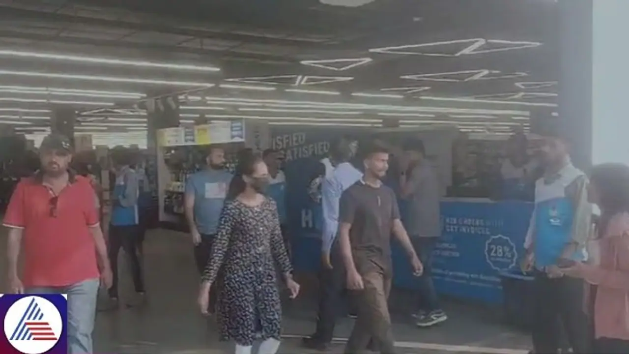 Fire breaks out inside Decathlon at Chikkajala in Bengaluru, no injuries reported Fire breaks out inside Decathlon at Chikkajala in Bengaluru, no injuries reported