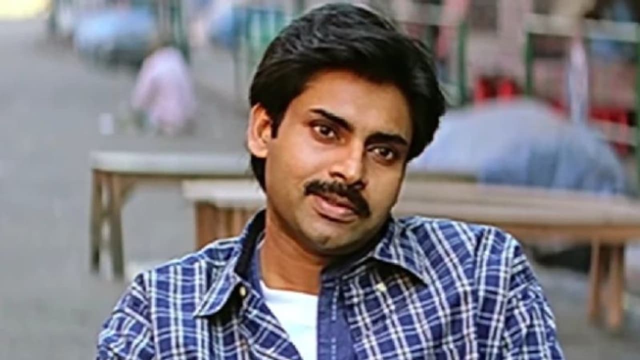 బయ్యర్లకి పవన్ కళ్యాణ్ సినిమా స్పెషల్ షో వేస్తే.. అందరూ పడుకున్నారు, కానీ మూవీ సంచలన విజయం బయ్యర్లకి పవన్ కళ్యాణ్ సినిమా స్పెషల్ షో వేస్తే.. అందరూ పడుకున్నారు, కానీ మూవీ సంచలన విజయం