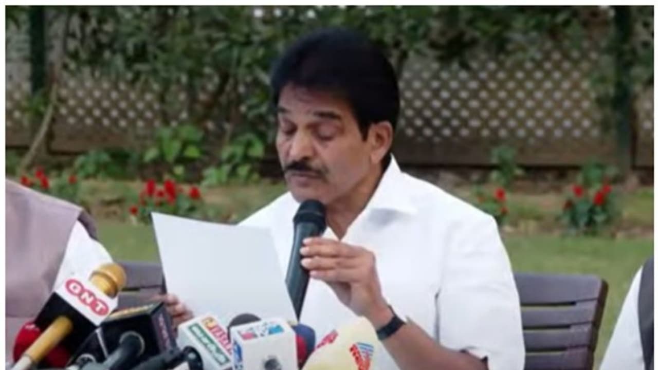 2ാം ഘട്ട സ്ഥാനാർത്ഥി പട്ടിക പ്രഖ്യാപിച്ച് കോൺഗ്രസ്; 43 സ്ഥാനാർത്ഥികൾ, 25 പേരും 50 വയസിൽ താഴെയുള്ളവർ 2ാം ഘട്ട സ്ഥാനാർത്ഥി പട്ടിക പ്രഖ്യാപിച്ച് കോൺഗ്രസ്; 43 സ്ഥാനാർത്ഥികൾ, 25 പേരും 50 വയസിൽ താഴെയുള്ളവർ