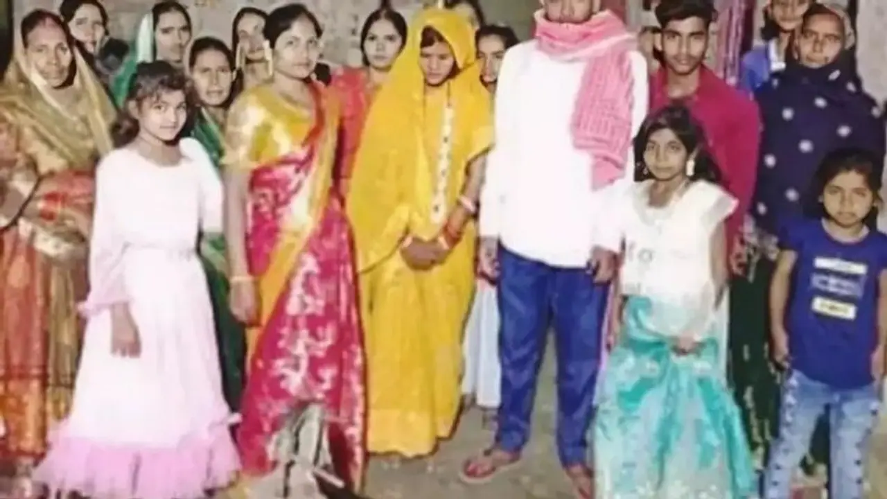 Ghazipur Burning Bus: 5 मौत...बेबस पिता...कन्यादान, 7 फेरे, मना नहीं कर पाई गमजदा बेटी Ghazipur Burning Bus: 5 मौत...बेबस पिता...कन्यादान, 7 फेरे, मना नहीं कर पाई गमजदा बेटी