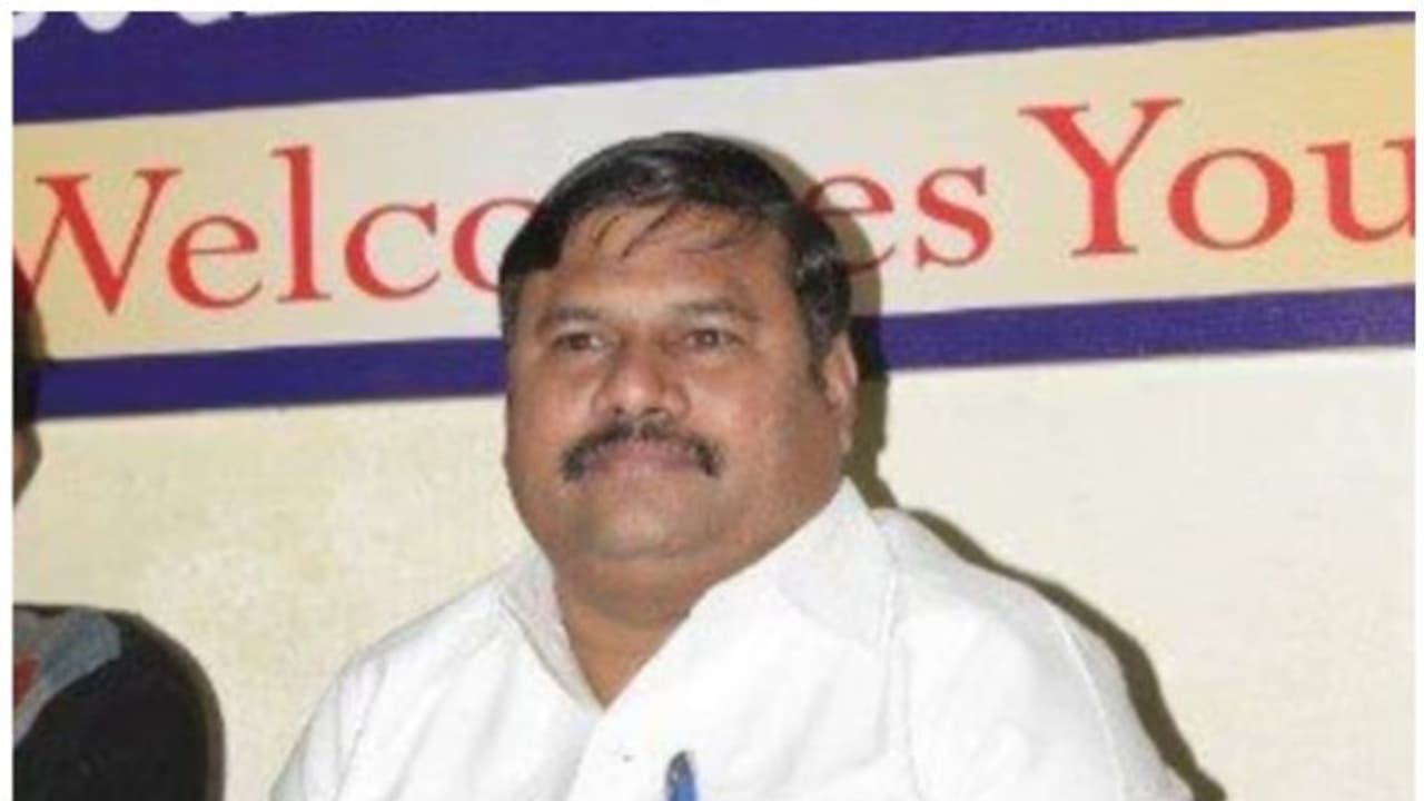 മഹാരാഷ്ട്ര കോൺ​ഗ്രസ് നേതാവ് പദ്മാകർ വാൽ‌വി ബിജെപിയിലേക്കെന്ന് സൂചന