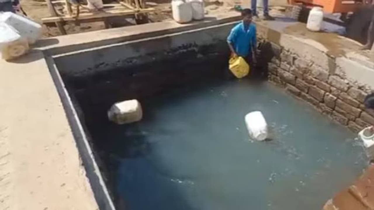 കുടിക്കാൻ വെള്ളമില്ല, കല്ല്യാണം കഴിക്കാൻ പെണ്ണുമില്ല, നാടുവിടാനൊരുങ്ങി യുവാക്കൾ കുടിക്കാൻ വെള്ളമില്ല, കല്ല്യാണം കഴിക്കാൻ പെണ്ണുമില്ല, നാടുവിടാനൊരുങ്ങി യുവാക്കൾ