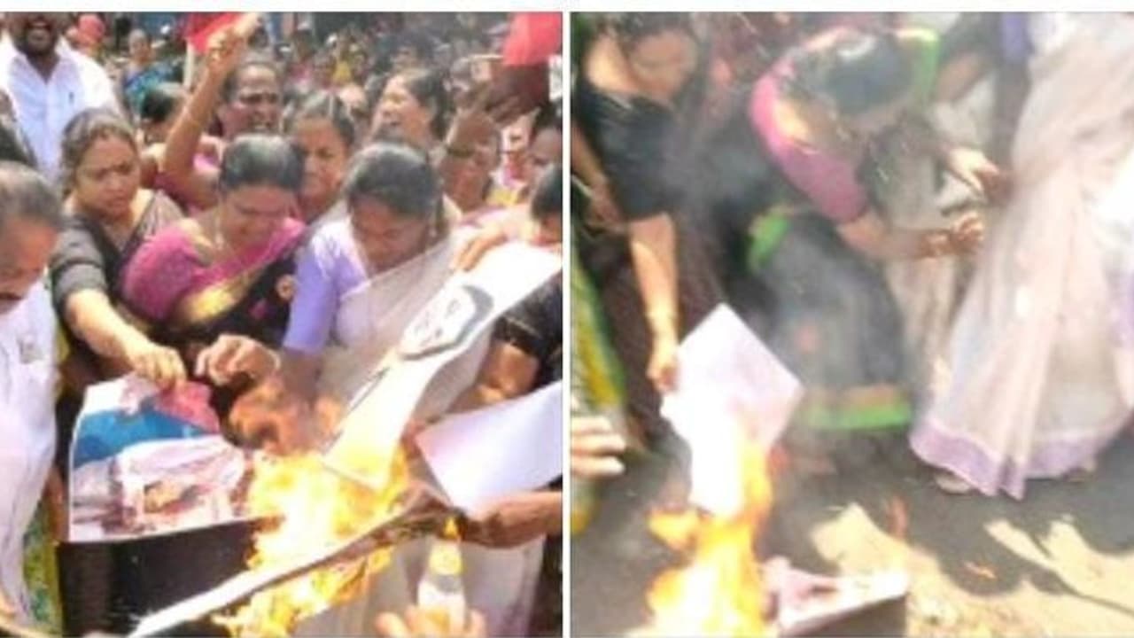 குஷ்பு புகைப்படத்தை எரிக்க முயன்ற திமுகவினர்.!! பெண் எம்எல்ஏ சேலையில் தீ பிடித்ததால் பதற்றம் குஷ்பு புகைப்படத்தை எரிக்க முயன்ற திமுகவினர்.!! பெண் எம்எல்ஏ சேலையில் தீ பிடித்ததால் பதற்றம்