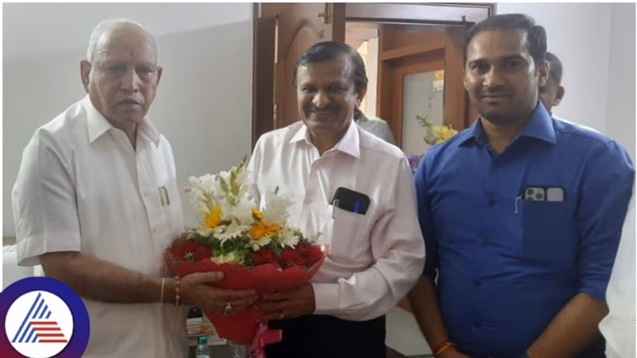 ಯಡಿಯೂರಪ್ಪ ಅವರನ್ನು ಭೇಟಿಯಾಗಿ ಬಿಜೆಪಿ ಸೇರ್ಪಡೆ, ಲೋಕಸಭೆ ಸ್ಪರ್ಧೆ ಖಚಿತಪಡಿಸಿದ ಡಾ.ಸಿ.ಎನ್.ಮಂಜುನಾಥ್! ಯಡಿಯೂರಪ್ಪ ಅವರನ್ನು ಭೇಟಿಯಾಗಿ ಬಿಜೆಪಿ ಸೇರ್ಪಡೆ, ಲೋಕಸಭೆ ಸ್ಪರ್ಧೆ ಖಚಿತಪಡಿಸಿದ ಡಾ.ಸಿ.ಎನ್.ಮಂಜುನಾಥ್!