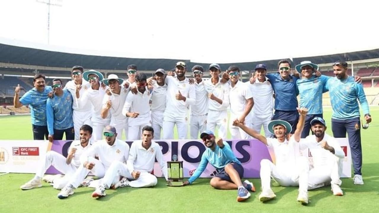 ಉತ್ತರ ಪ್ರದೇಶ ಮೇಲೆ ಬ್ಯಾಟಿಂಗ್ ಪ್ರಹಾರ, ಸಿಕೆ ನಾಯ್ಡು ಟ್ರೋಫಿ ಗೆದ್ದ ಕರ್ನಾಟಕ ಉತ್ತರ ಪ್ರದೇಶ ಮೇಲೆ ಬ್ಯಾಟಿಂಗ್ ಪ್ರಹಾರ, ಸಿಕೆ ನಾಯ್ಡು ಟ್ರೋಫಿ ಗೆದ್ದ ಕರ್ನಾಟಕ