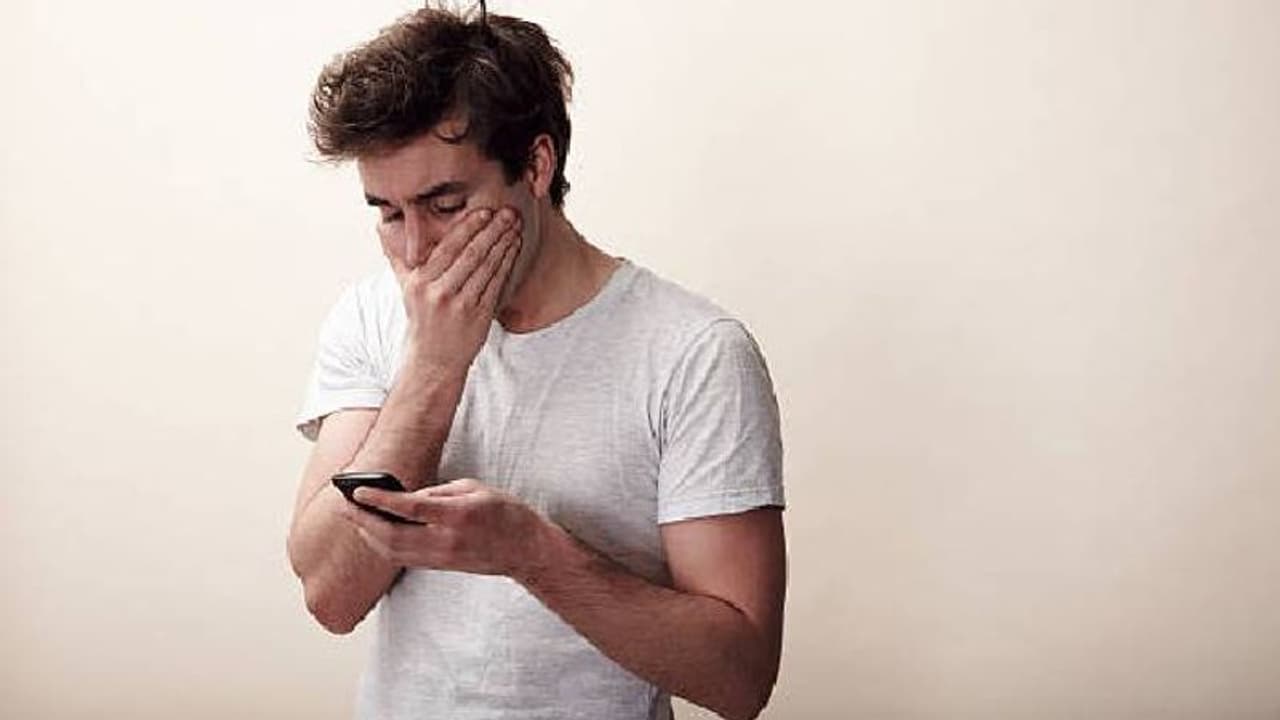 12,000 രൂപ സംഭാവന ചെയ്യാന് പോയ യുവാവിനുണ്ടായത് ലക്ഷങ്ങളുടെ നഷ്ടം 12,000 രൂപ സംഭാവന ചെയ്യാന് പോയ യുവാവിനുണ്ടായത് ലക്ഷങ്ങളുടെ നഷ്ടം