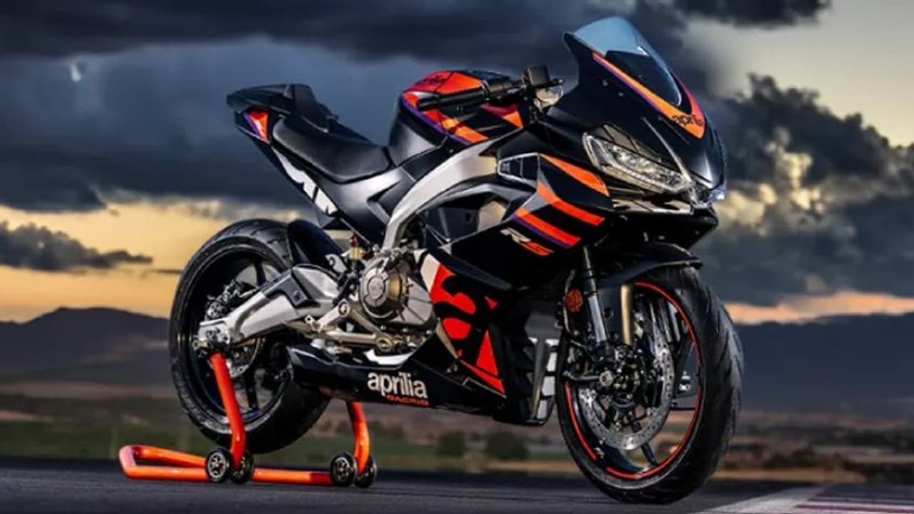 இம்மாதம் முதல் துவங்கும் விற்பனை.. விறுவிறுப்பான விற்பனையில் Aprilia RS 457 விலை மற்றும் ஸ்பெக் இதோ! இம்மாதம் முதல் துவங்கும் விற்பனை.. விறுவிறுப்பான விற்பனையில் Aprilia RS 457 விலை மற்றும் ஸ்பெக் இதோ!