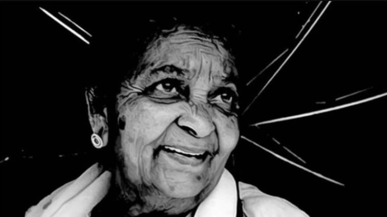 ഇതൊക്കെയെന്ത്, എല്ലാത്തിനും കേരളം തന്നെ വേണം! മന്ദഹാസം, പുഞ്ചിരി, വെളിച്ചവും ഏറ്റെടുത്ത് മറ്റ് സംസ്ഥാനങ്ങൾ ഇതൊക്കെയെന്ത്, എല്ലാത്തിനും കേരളം തന്നെ വേണം! മന്ദഹാസം, പുഞ്ചിരി, വെളിച്ചവും ഏറ്റെടുത്ത് മറ്റ് സംസ്ഥാനങ്ങൾ