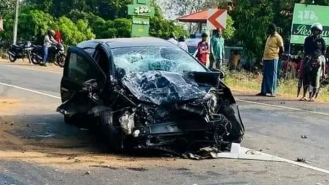 Former Sri Lanka Captain Lahiru Thirimanne hospitalised after fatal car accident in Anuradhapura Former Sri Lanka Captain Lahiru Thirimanne hospitalised after fatal car accident in Anuradhapura